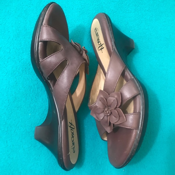 EuroSoft Brown Slide Mule w Leather Rose Detail 10 - Picture 3 of 8